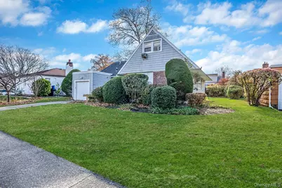 78 Patton Boulevard, New Hyde Park, NY 11040 - Photo 3