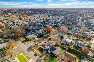 78 Patton Blvd, New Hyde Park, NY 11040 - Photo 15