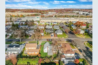 78 Patton Boulevard, New Hyde Park, NY 11040 - Photo 17