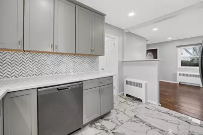 8 Robbins Avenue, Elmsford, NY 10523 - Photo 17