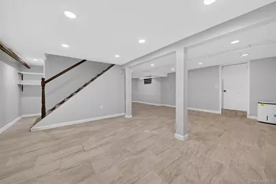 8 Robbins Avenue, Elmsford, NY 10523 - Photo 31