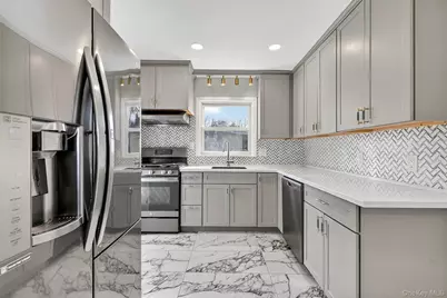 8 Robbins Avenue, Elmsford, NY 10523 - Photo 15