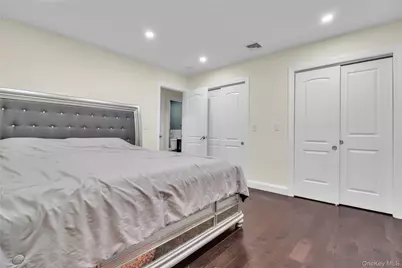 858 Prescott Street, Valley Stream, NY 11580 - Photo 19