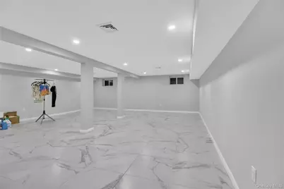 858 Prescott Street, Valley Stream, NY 11580 - Photo 37