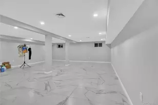 858 Prescott St, Valley Stream, NY 11580 - Photo 37