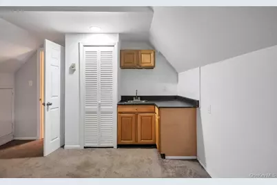 154 Woodland Avenue, Central Islip, NY 11722 - Photo 25