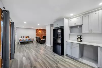 154 Woodland Avenue, Central Islip, NY 11722 - Photo 13