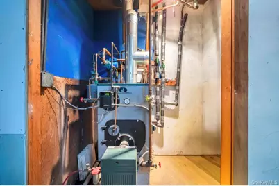 154 Woodland Avenue, Central Islip, NY 11722 - Photo 29