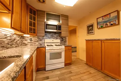 174 Country Club Lane, Pomona, NY 10970 - Photo 7