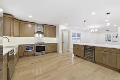 1680 Cornelius Avenue, Wantagh, NY 11793 - Photo 11