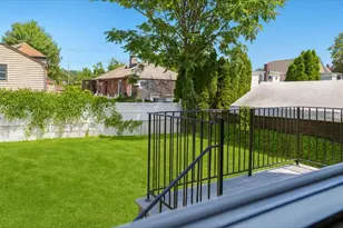 1379 East 93, Brooklyn, NY 11236 - Photo 11