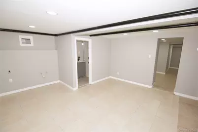 60 Gotham Avenue, Elmont, NY 11003 - Photo 25