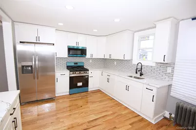 60 Gotham Avenue, Elmont, NY 11003 - Photo 9