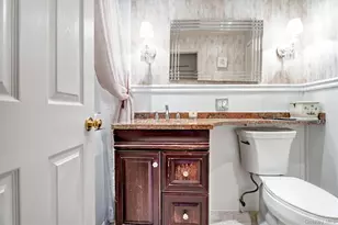 200 S Middle Neck Rd, Great Neck, NY 11021 - Photo 15