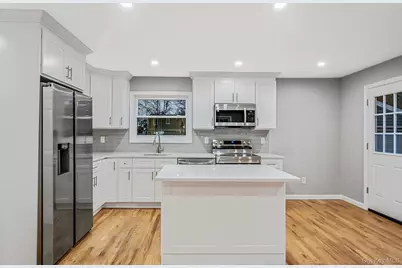 34 Hilliard Avenue, Central Islip, NY 11722 - Photo 15