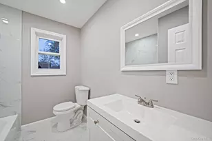 34 Hilliard Ave, Central Islip, NY 11722 - Photo 27