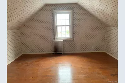 700 Tulip Avenue, Floral Park, NY 11001 - Photo 15