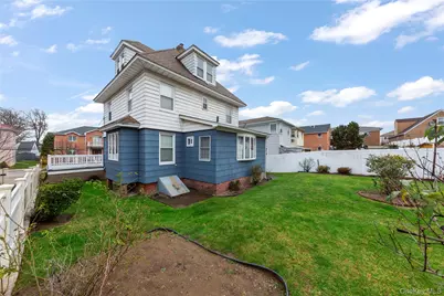 806 Clintonville Street, Whitestone, NY 11357 - Photo 27