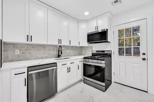 9 Lewis St, Riverhead, NY 11901 - Photo 19