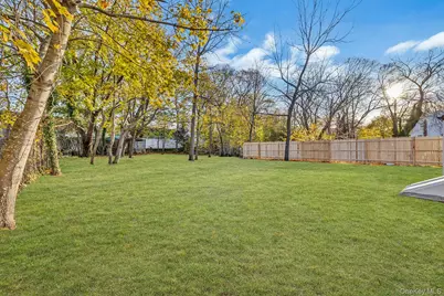 9 Lewis Street, Riverhead, NY 11901 - Photo 5