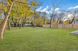 9 Lewis St, Riverhead, NY 11901 - Photo 5