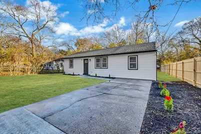 9 Lewis Street, Riverhead, NY 11901 - Photo 3