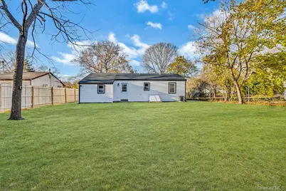 9 Lewis Street, Riverhead, NY 11901 - Photo 7