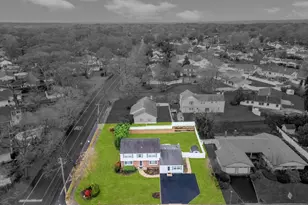 2 Tulip Grove Dr, Lake Grove, NY 11755 - Photo 3