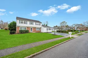 2 Tulip Grove Dr, Lake Grove, NY 11755 - Photo 7