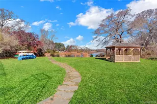 75 Artist Lake Dr, Middle Island, NY 11953 - Photo 15