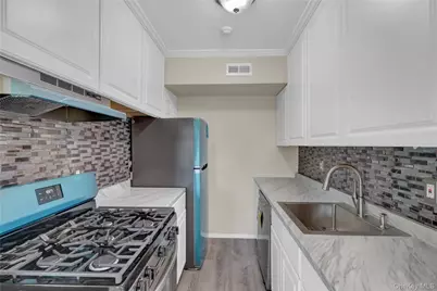 75 Artist Lake Drive, Middle Island, NY 11953 - Photo 7