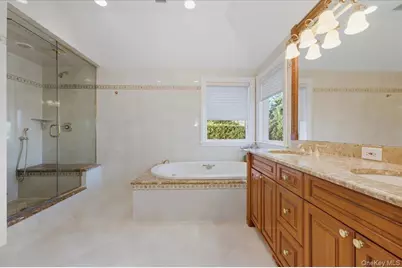 165 Peninsula Drive, Babylon, NY 11702 - Photo 19