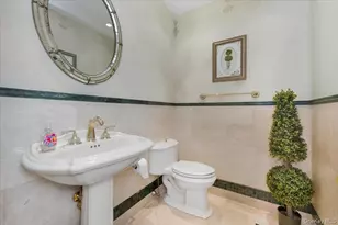 165 Peninsula Dr, Babylon, NY 11702 - Photo 15