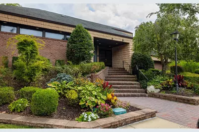 105 Glen Way, Syosset, NY 11791 - Photo 33