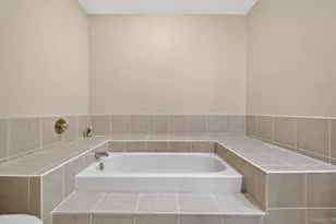 105 Glen Wy, Syosset, NY 11791 - Photo 27