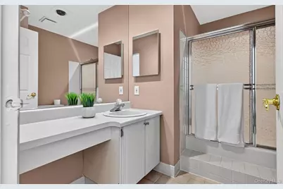 105 Glen Way, Syosset, NY 11791 - Photo 19