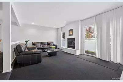 105 Glen Way, Syosset, NY 11791 - Photo 11