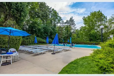 105 Glen Way, Syosset, NY 11791 - Photo 37