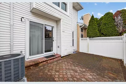 105 Glen Way, Syosset, NY 11791 - Photo 29