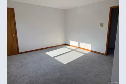 60 Cloverdale Avenue, White Plains, NY 10603 - Photo 7