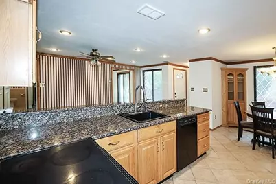 603 Blue Ridge Drive, Medford, NY 11763 - Photo 7