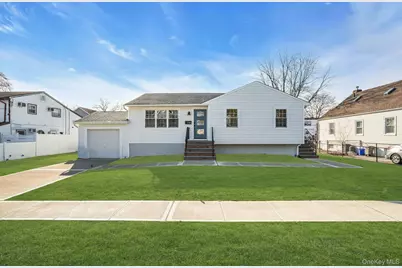 243 Lido Parkway, Lindenhurst, NY 11757 - Photo 3