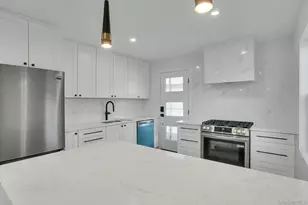 243 Lido Pkwy, Lindenhurst, NY 11757 - Photo 25