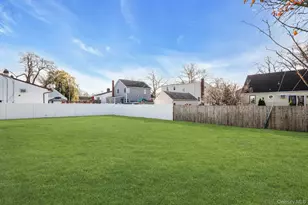 243 Lido Pkwy, Lindenhurst, NY 11757 - Photo 43