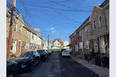 95-12 Woodhaven Court, Ozone Park, NY 11416 - Photo 15