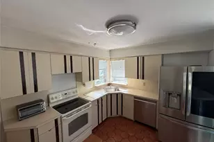 2582 Oceanside Rd, Oceanside, NY 11572 - Photo 7