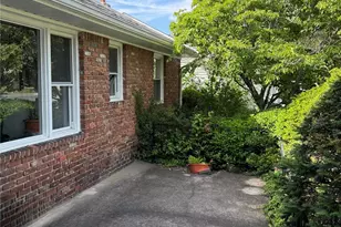 2582 Oceanside Rd, Oceanside, NY 11572 - Photo 13