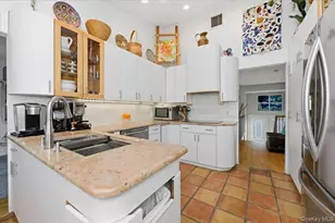 31 Regent Dr, Long Beach, NY 11561 - Photo 9