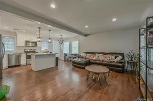 458 Lockwood Dr, Shirley, NY 11967 - Photo 3