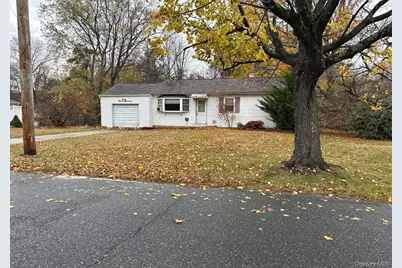 1119 Nugent Avenue, Bay Shore, NY 11706 - Photo 3